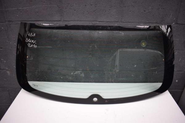 VITRE ARRIERE SKODA FABIA BREAK 2010 - Vue 1